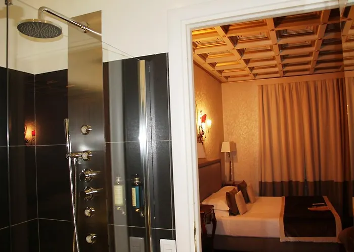 Konukevi Di Rienzo Pantheon Palace 4*