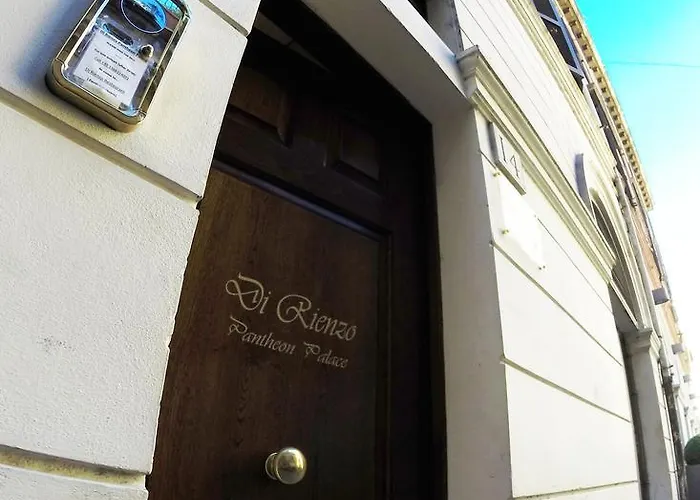 Konukevi Di Rienzo Pantheon Palace 4*