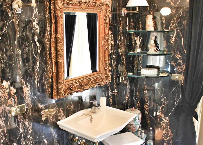 Konukevi Di Rienzo Pantheon Palace 4*