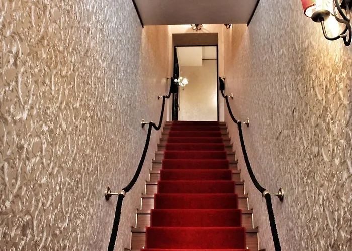 Konukevi Di Rienzo Pantheon Palace 4*